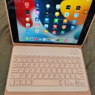 好物分享 | 粉色键盘和手机壳...