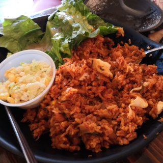 超好吃的韩国炸鸡和东北烧烤...