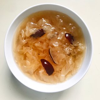 一人食🍽｜最近养生趴😆 银耳红枣汤🥣...