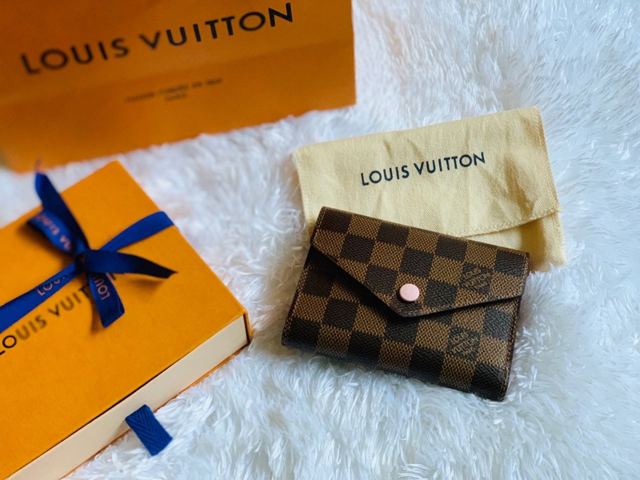 Louis Vuitton 路易·威登,Victorine Wallet $545