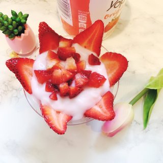 4⃣️下午三点吃个甜品｜草莓🍓酸奶...