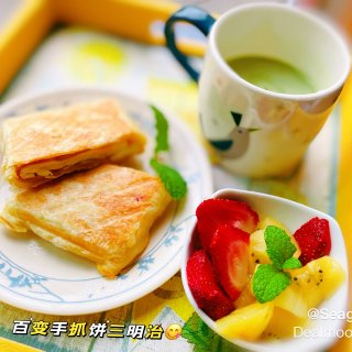 百变手抓饼食谱：火腿奶酪鸡蛋口袋饼😋...