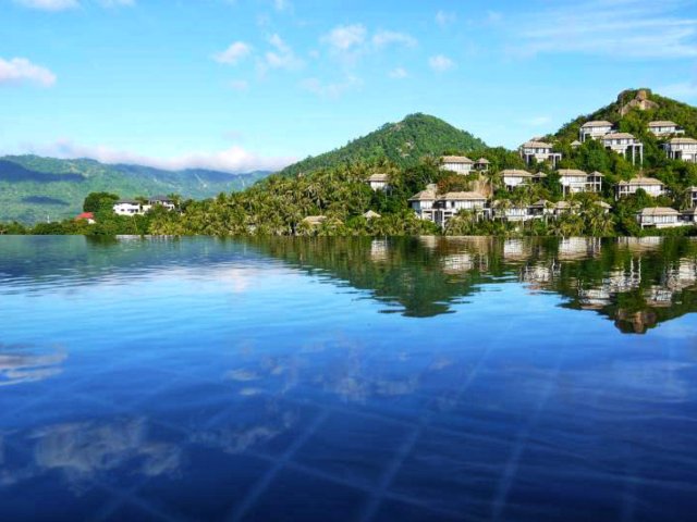 【泰国湾苏梅】无边际私人泳池的悦榕庄