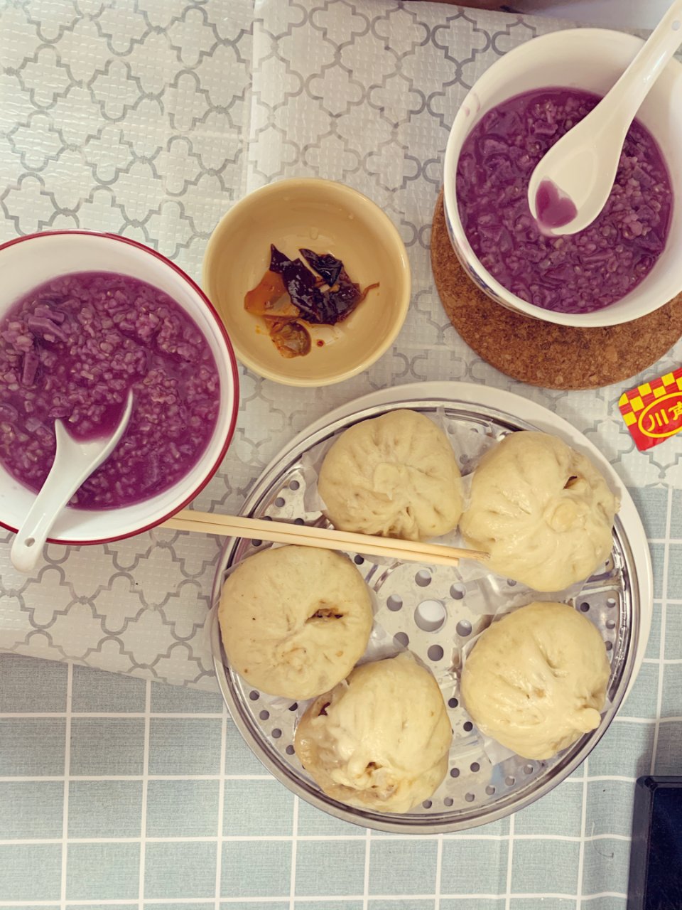 包子和紫薯粥