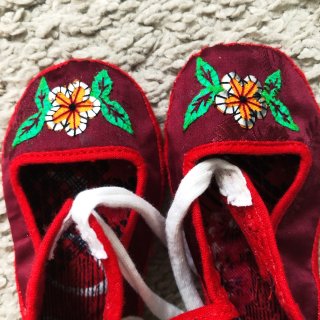 奶奶亲手做的小鞋子，春游可以穿起来啦！...