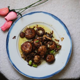 黄油蘑菇，超级简单！超级好吃！...