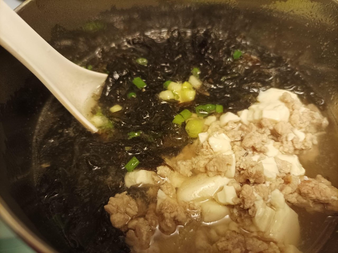 豆腐肉碎紫菜汤...