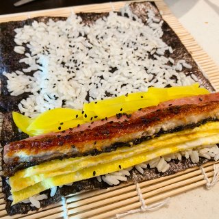 DIY美食·超简单的紫菜“有啥包啥”饭卷...
