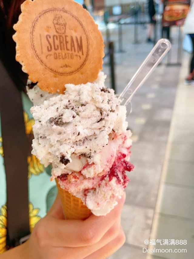 棒场新开张的冰淇淋店<br />
...