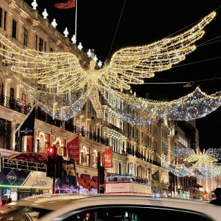 今年伦敦的天使灯又亮了...