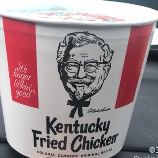 KFC全家桶🍗10刀也能过一天💪...
