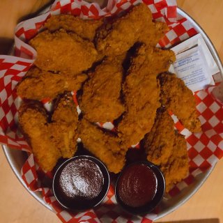 🇨🇦Chuck’s Road House...