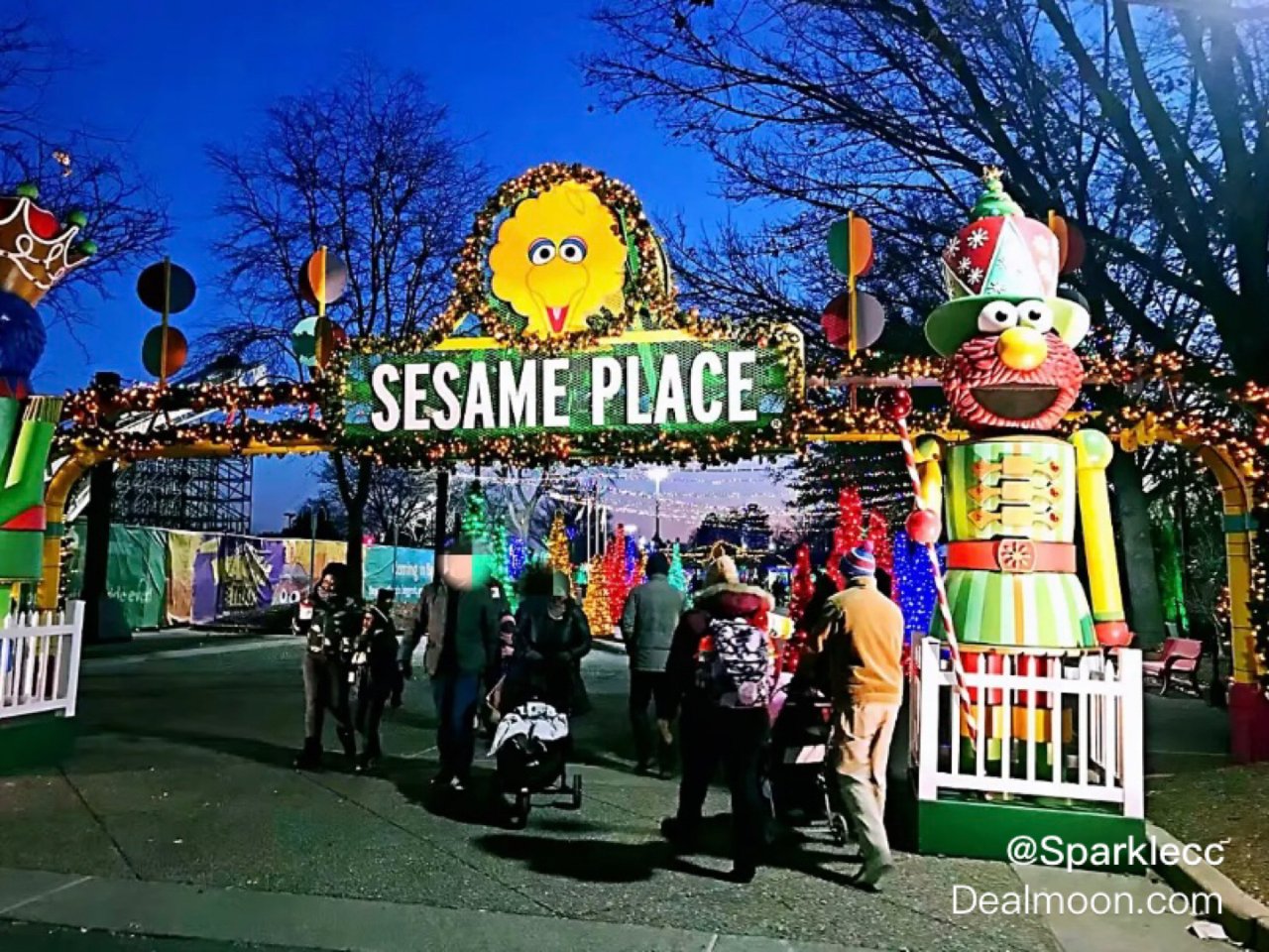 芝麻街游乐园 跟Elmo一起跨新年...