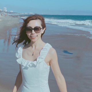 穿搭 ｜ 小白裙的夏日海边🏖🏖...