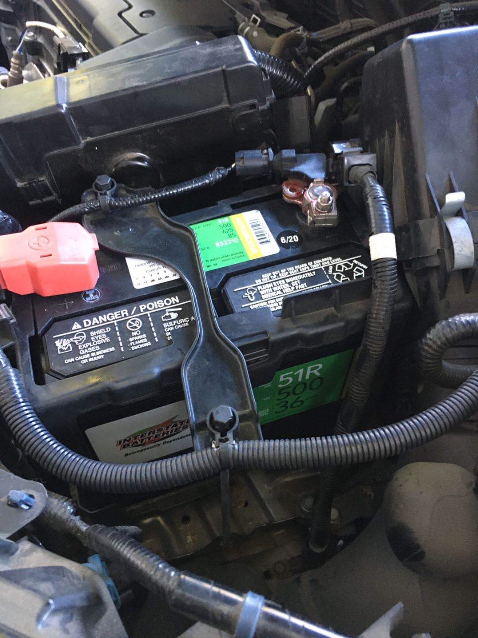 🚗论换电池的重要性⚠️自己更换汽车电池步...
