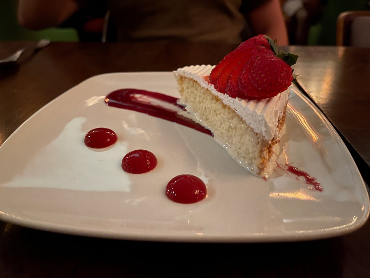 纽约美食｜绝对是纽约最好吃的🍰草莓蛋糕...