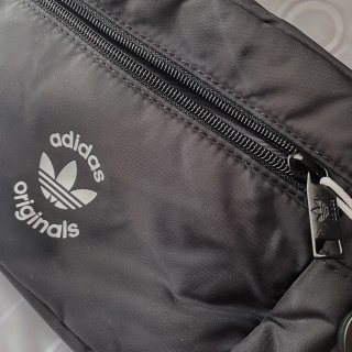 Adidas大容量腰包，买菜旅游必备“神...