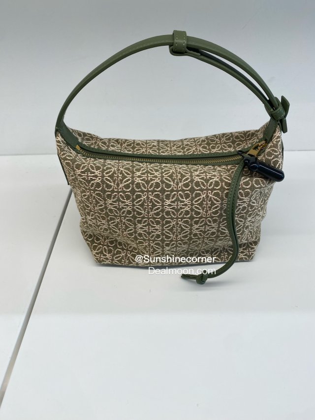 打卡LOEWE罗意威Woodbur...