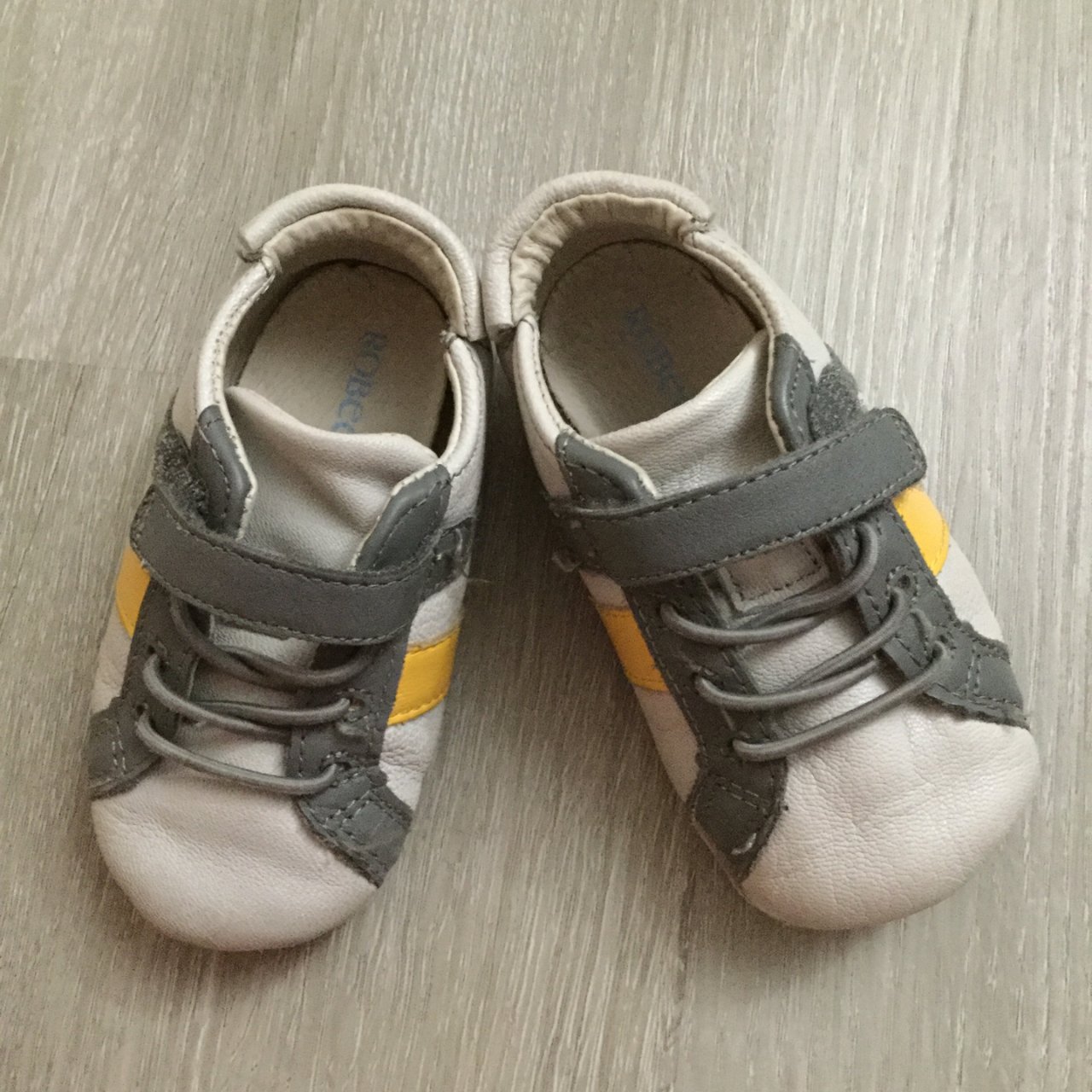 Robeez 宝宝的第一双鞋...