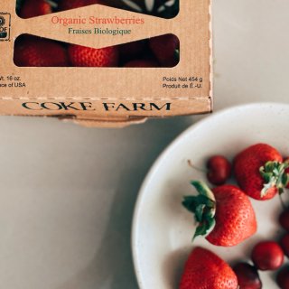 Whole Foods加州本地草莓好甜啊...