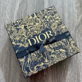 微众测 ｜ 迟来的Dior限定礼盒...