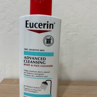 骨折价的Eucerin湿疹膏 已经用上了...