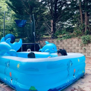 1.亚马逊上入的超可爱海豚🐬充气泳池，夏...