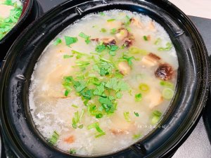 美食攻略 | 慢炖锅版海鲜粥🦐+养生银耳红枣枸杞汤