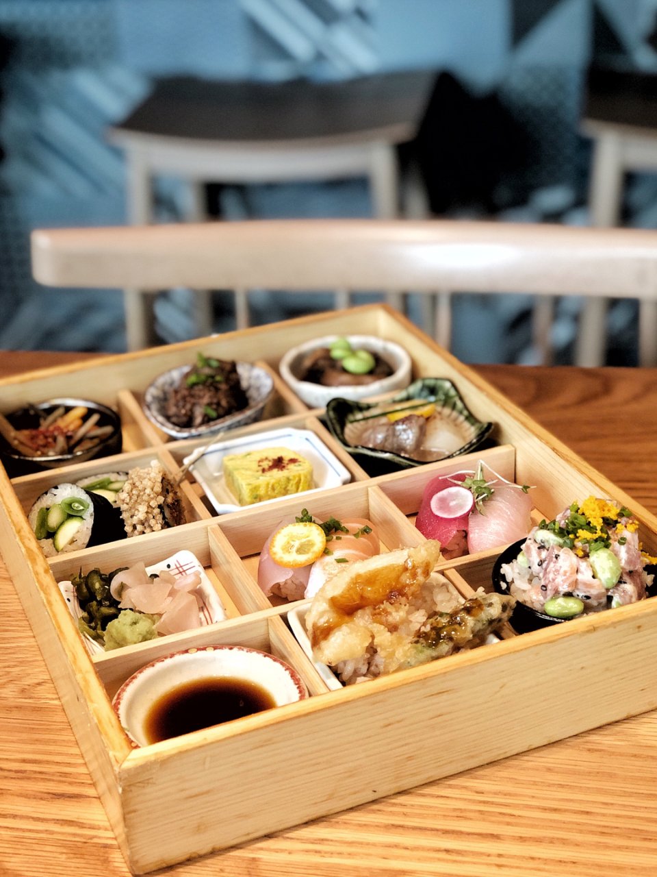 好看又好吃的11格木盒日式料理🍣...