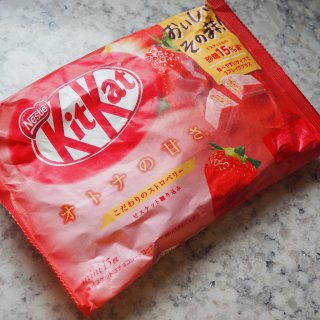 草莓味奇巧Kit Kat...