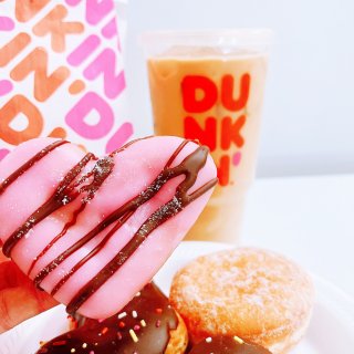 母亲节Dunkin’ Donuts爱心🍩...