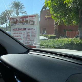 加州特产In N Out