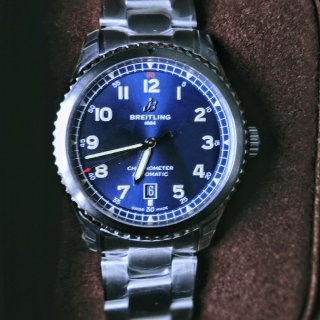 Breitling百年灵飞行员8机械腕表...