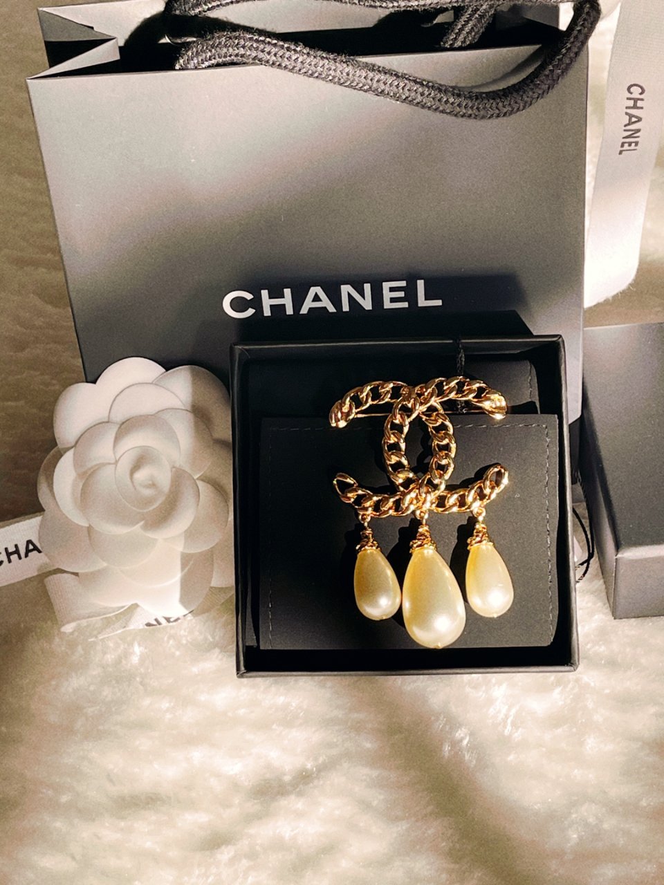 今年最爱的情人节礼物：Chanel 珍珠...