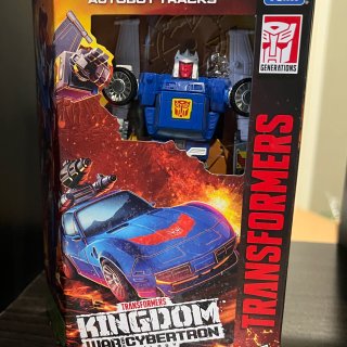 Transformers Toys Generations War for Cybertron: Kingdom Deluxe WFC-K26 Autobot Tracks Action Figure - Kids Ages 8 and Up, 5.5-inch , Blue : Toys & Games