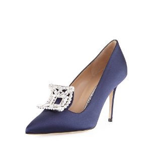 $497 Manolo Blahnik蓝色钻扣