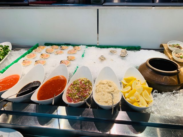 第一次来吐槽一个曼岛上的自助餐厅？！