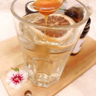 清晨一杯蜂蜜水🐝 开启一整天的好心情💖...