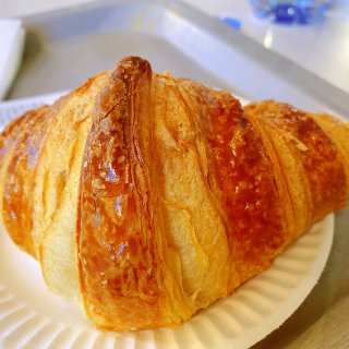传统的法式早餐🥐Croissant牛角包...