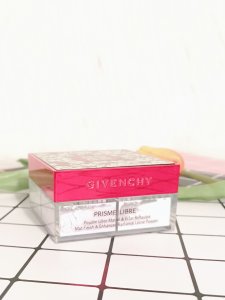 Givenchy 春节花朵限量粉饼值得收藏
