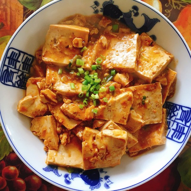 周末在家 做个简单的家常豆腐吧～<...