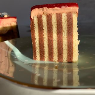 白色情人節｜草莓巧克力鏡面蛋糕🍰🍓...