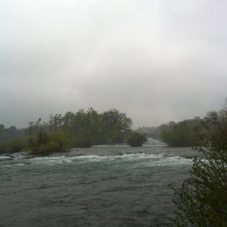 尼亚加拉瀑布/雨中的美好...