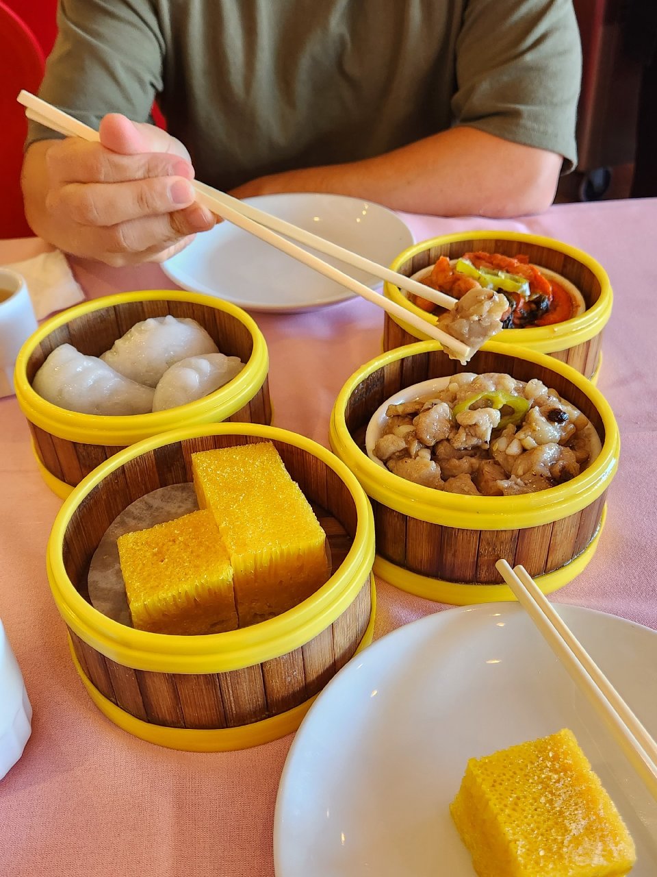 费城 ｜新开粤菜早茶踩雷...
