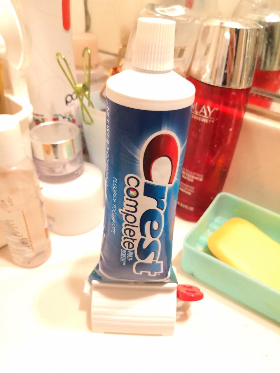 可以讓牙膏站起來的牙膏捲...