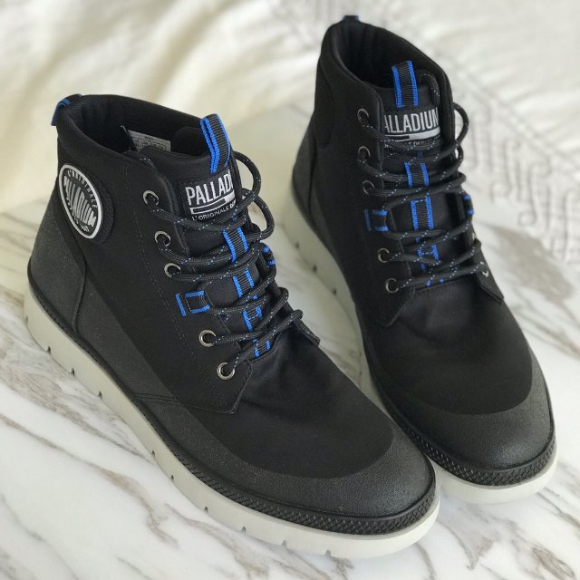 Palladium 中筒防水靴
