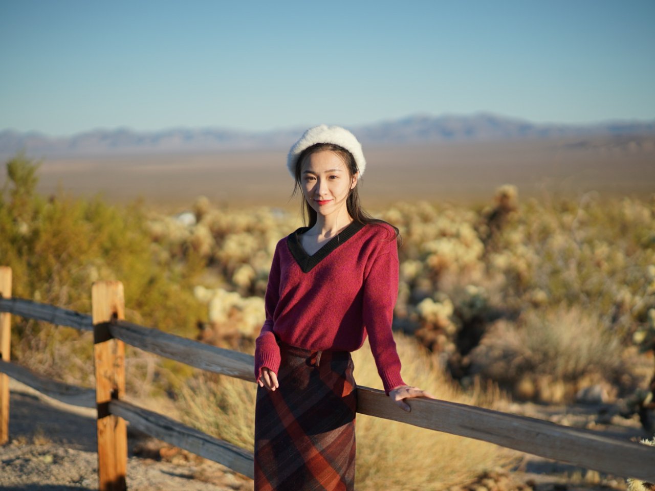 OOTD 沙漠中的复古红裙+贝雷帽 倒计...