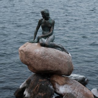 走进丹麦｜一定要看的安徒生和小美人鱼雕像...