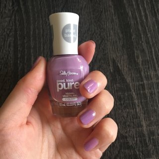 香芋紫指甲油