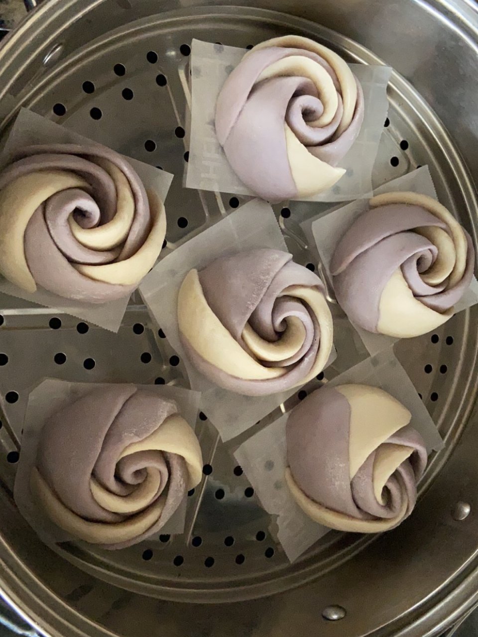 紫薯双色玫瑰花卷...
